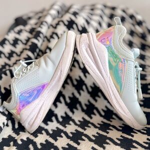 Clove limited edition shoes. #3968/2022